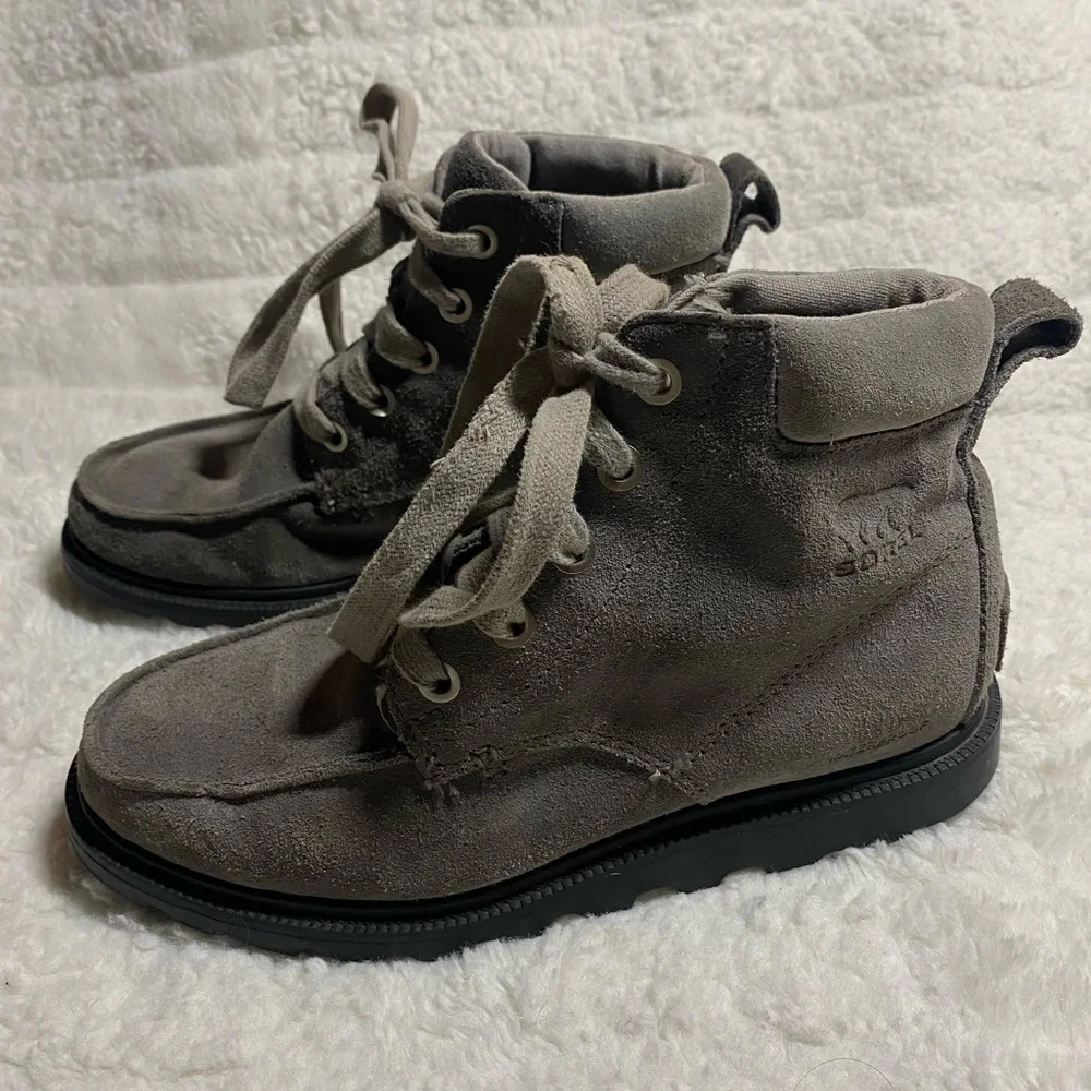 Sorel Youth Madson Moc Toe Waterproof Ankle Boots Boys Gray Suede Laced Size 1 - Picture 6 of 10